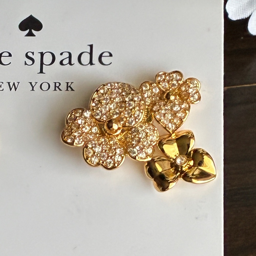 kate spade gold-tone floral cluster stud earrings - Picture 3 of 11